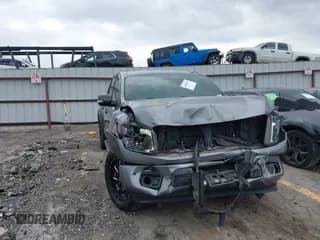 ✅ 2018 Nissan Titan SV • VIN: 1N6AA1E60JN520365 • Lot: 43648139. Listed on IAAI with 125,426 mi. Free auction sales archive from the USA and detailed vehicle history report at DreamBid. Image 1.