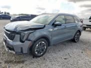 ✅ 2024 Kia Sorento S • VIN: 5XYRL4JC3RG296525 • Лот: 68358235. Опубликован ранее на Copart с пробегом 10 006 миль. Бесплатный доступ к архиву аукционных продаж из США и подробный отчёт об истории автомобиля на DreamBid. Изображение 1.