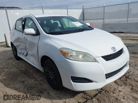 ✅ 2009 Toyota Matrix • VIN: 2T1KU40E39C140367 • Lot: 43774362. Wystawiony na IAAI z przebiegiem 201 981 mil. Bezpłatny archiwum sprzedaży aukcyjnych z USA i szczegółowy raport historii pojazdu na DreamBid. Zdjęcie 1.