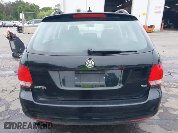 ✅ 2014 Volkswagen Jetta TDI w/Sunroof & Nav • VIN: 3VWPL7AJ9EM609661 • Lot: 42600438. Listed on IAAI with 105,958 mi. Free auction sales archive from the USA and detailed vehicle history report at DreamBid. Image 16.