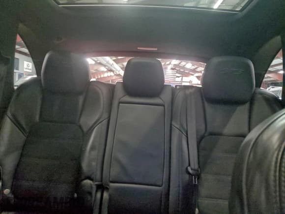 ✅ 2016 Porsche Cayenne GTS • VIN: WP1AD2A20GLA76040 • Lot: 94753685. Wystawiony na Copart z przebiegiem 75 632 mil. Bezpłatny archiwum sprzedaży aukcyjnych z USA i szczegółowy raport historii pojazdu na DreamBid. Zdjęcie 10.