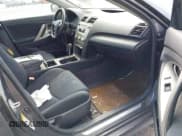 ✅ 2011 Toyota Camry LE • VIN: 4T1BF3EKXBU199987 • Лот: 43775657. Опубликован ранее на IAAI с пробегом 335 645 миль. Бесплатный доступ к архиву аукционных продаж из США и подробный отчёт об истории автомобиля на DreamBid. Изображение 5.