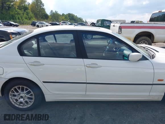 1999 BMW 3 Series 323i с VIN WBAAM3335XFP50739, выставлен на аукционе IAAI как лот 43147373 с пробегом Не указан миль и . История ставок и продаж доступна на DreamBid. Изображение 13.