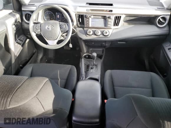 ✅ 2018 Toyota RAV4 LE • VIN: 2T3BFREV4JW793381 • Лот: 92096405. Опубликован ранее на Copart с пробегом 46 762 миль. Бесплатный доступ к архиву аукционных продаж из США и подробный отчёт об истории автомобиля на DreamBid. Изображение 8.