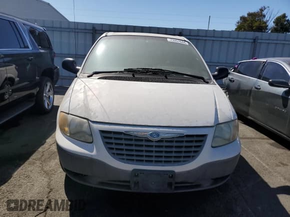 ✅ 2001 Chrysler Voyager • VIN: 1C8GJ25361B130055 • Lot: 73257644. Listed on Copart with 115,932 mi. Free auction sales archive from the USA and detailed vehicle history report at DreamBid. Image 5.