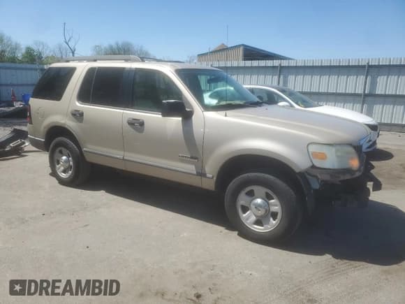 ✅ 2006 Ford Explorer XLS • VIN: 1FMEU72E56UA37439 • Lot: 54824145. Wystawiony na Copart z przebiegiem 132 772 mil. Bezpłatny archiwum sprzedaży aukcyjnych z USA i szczegółowy raport historii pojazdu na DreamBid. Zdjęcie 4.