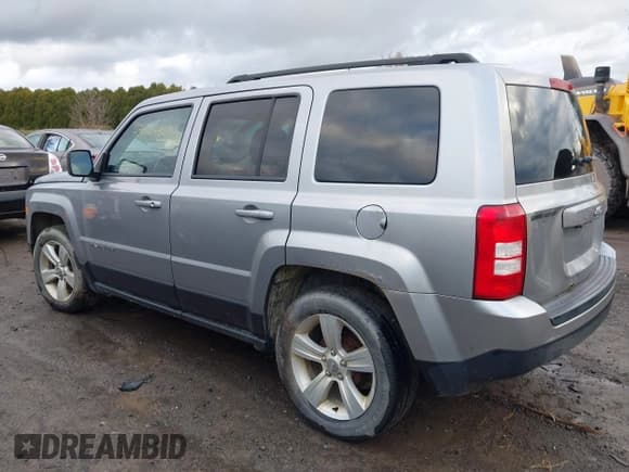 ✅ 2017 Jeep Patriot Latitude • VIN: 1C4NJPFB0HD183926 • Лот: 43612482. Опубликован ранее на IAAI с пробегом 150 966 миль. Бесплатный доступ к архиву аукционных продаж из США и подробный отчёт об истории автомобиля на DreamBid. Изображение 3.