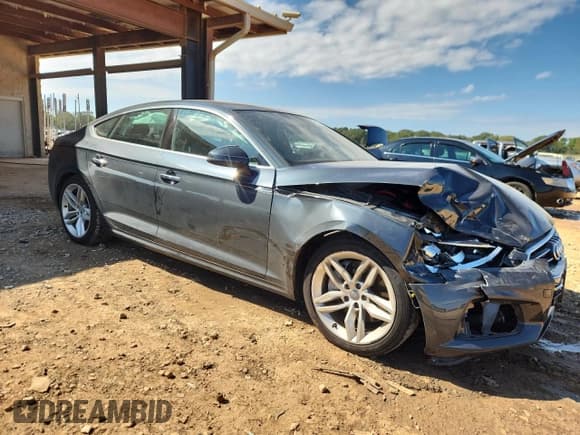 ✅ 2019 Audi A5 Sportback Premium • VIN: WAUANCF55KA063065 • Lot: 86146515. Wystawiony na Copart z przebiegiem 65 310 mil. Bezpłatny archiwum sprzedaży aukcyjnych z USA i szczegółowy raport historii pojazdu na DreamBid. Zdjęcie 4.