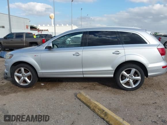 ✅ 2014 Audi Q7 S line Prestige • VIN: WA1DGAFE2ED007435 • Lot: 43739832. Wystawiony na IAAI z przebiegiem 145 787 mil. Bezpłatny archiwum sprzedaży aukcyjnych z USA i szczegółowy raport historii pojazdu na DreamBid. Zdjęcie 14.