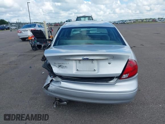 ✅ 2001 Ford Taurus LX • VIN: 1FAFP52U11G202752 • Лот: 43032357. Опубликован ранее на IAAI с пробегом 140 729 миль. Бесплатный доступ к архиву аукционных продаж из США и подробный отчёт об истории автомобиля на DreamBid. Изображение 16.