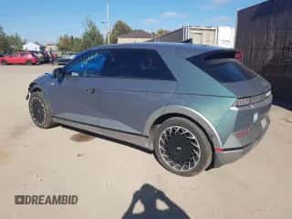 2023 Hyundai Ioniq 5 Limited z VIN KM8KRDAFXPU187903, wystawiony jako Copart lot #63248414 z przebiegiem Nie podano mil oraz Szkoda całkowita • Salvage title. Historia ofert i sprzedaży dostępna na DreamBid. Obrazek 2.