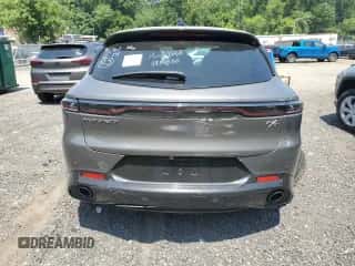 2024 Dodge Hornet R/T z VIN ZACPDFCW4R3A27612, wystawiony jako Copart lot #64599225 z przebiegiem Nie podano mil oraz Nie do naprawy • Non repairable. Historia ofert i sprzedaży dostępna na DreamBid. Obrazek 6.