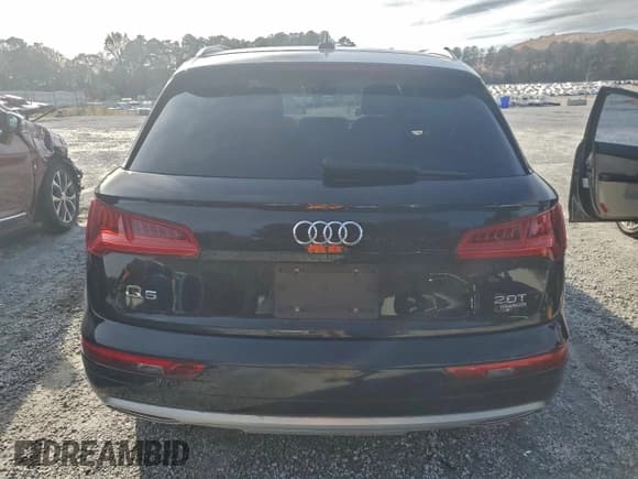 ✅ 2018 Audi Q5 Premium • VIN: WA1ANAFY7J2127661 • Лот: 94580255. Опубликован ранее на Copart с пробегом 167 851 миль. Бесплатный доступ к архиву аукционных продаж из США и подробный отчёт об истории автомобиля на DreamBid. Изображение 6.