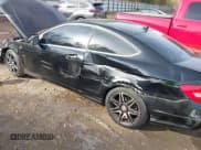 ✅ 2013 Mercedes-Benz C 250 • VIN: WDDGJ4HB1DF990982 • Lot: 40770656. Wystawiony na IAAI z przebiegiem 126 379 mil. Bezpłatny archiwum sprzedaży aukcyjnych z USA i szczegółowy raport historii pojazdu na DreamBid. Zdjęcie 6.