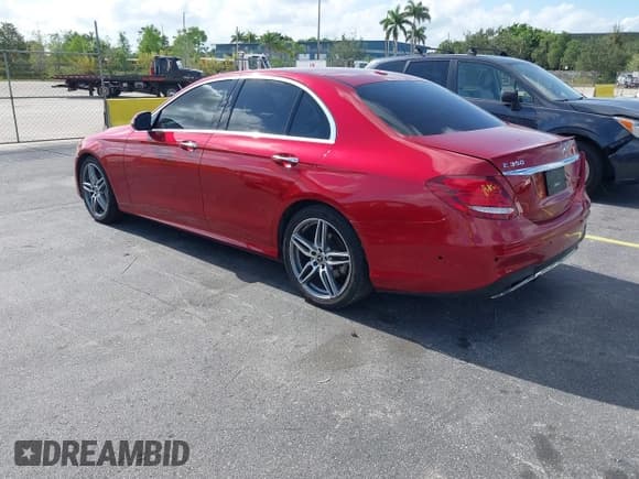 ✅ 2020 Mercedes-Benz E 350 • VIN: WDDZF8DB1LA747787 • Lot: 42310513. Listed on IAAI with 64,707 mi. Free auction sales archive from the USA and detailed vehicle history report at DreamBid. Image 3.
