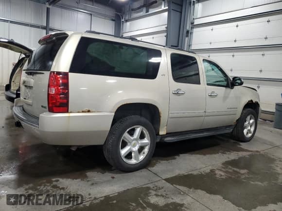 ✅ 2010 Chevrolet Suburban LTZ • VIN: 1GNUKKE36AR268906 • Lot: 72568394. Wystawiony na Copart z przebiegiem 181 797 mil. Bezpłatny archiwum sprzedaży aukcyjnych z USA i szczegółowy raport historii pojazdu na DreamBid. Zdjęcie 3.