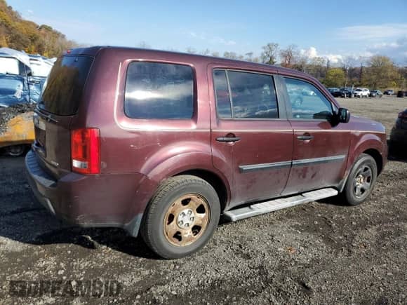 2011 Honda Pilot LX with VIN 5FNYF4H20BB033292, listed as a Copart auction lot 91013215 with 144,686 mi miles and Clean title. Bid and sale history available at DreamBid. Image 3.