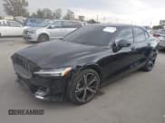 ✅ 2024 Volvo S60 Core Dark Theme • VIN: 7JRL12FK9RG325086 • Lot: 42421352. Wystawiony na IAAI z przebiegiem 12 318 mil. Bezpłatny archiwum sprzedaży aukcyjnych z USA i szczegółowy raport historii pojazdu na DreamBid. Zdjęcie 19.