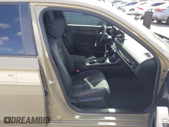 ✅ 2025 Honda Civic Sport • VIN: 19XFL2H82SE004200 • Lot: 43309820. Listed on IAAI with 14,909 mi. Free auction sales archive from the USA and detailed vehicle history report at DreamBid. Image 5.