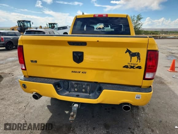 ✅ 2019 Ram 1500 Express • VIN: 1C6RR7KT9KS651140 • Lot: 71290365. Wystawiony na Copart z przebiegiem 85 284 mil. Bezpłatny archiwum sprzedaży aukcyjnych z USA i szczegółowy raport historii pojazdu na DreamBid. Zdjęcie 6.