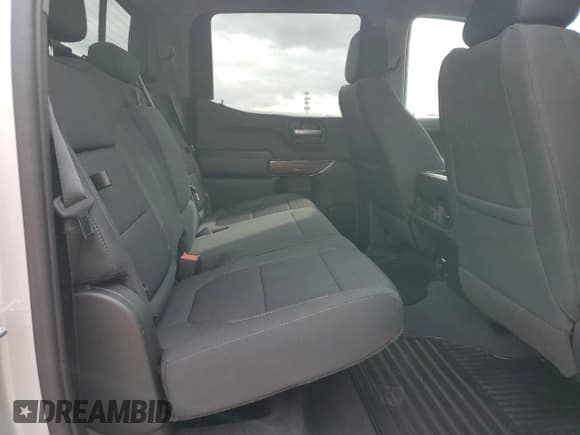 ✅ 2021 Chevrolet Silverado 1500 RST • VIN: 1GCUYEED3MZ335743 • Lot: 70964664. Wystawiony na Copart z przebiegiem 30 725 mil. Bezpłatny archiwum sprzedaży aukcyjnych z USA i szczegółowy raport historii pojazdu na DreamBid. Zdjęcie 10.