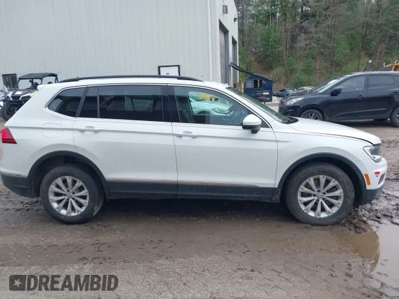 ✅ 2018 Volkswagen Tiguan SEL • VIN: 3VV2B7AX5JM164450 • Lot: 42191718. Wystawiony na IAAI z przebiegiem 68 556 mil. Bezpłatny archiwum sprzedaży aukcyjnych z USA i szczegółowy raport historii pojazdu na DreamBid. Zdjęcie 13.