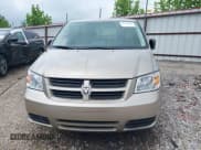 ✅ 2009 Dodge Grand Caravan SE • VIN: 2D8HN44E89R687315 • Lot: 42286929. Listed on IAAI with 215,894 mi. Free auction sales archive from the USA and detailed vehicle history report at DreamBid. Image 12.
