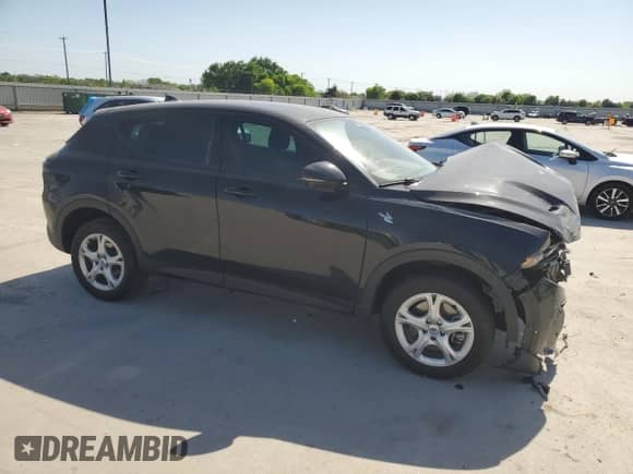 2023 Dodge Hornet GT Plus z VIN ZACNDFBN8P3A06842, wystawiony jako Copart lot #52788605 z przebiegiem 9 977 mil mil oraz Szkoda całkowita • Salvage title. Historia ofert i sprzedaży dostępna na DreamBid. Obrazek 4.