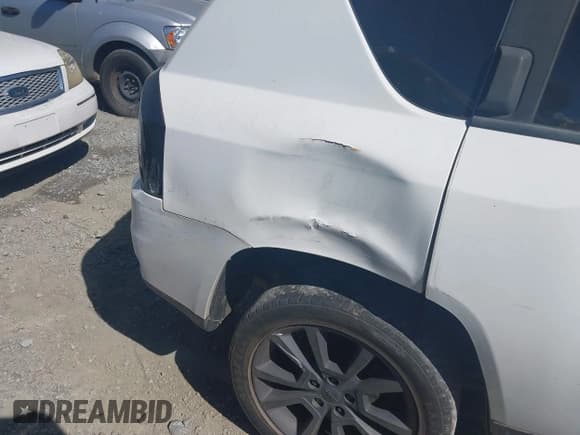 ✅ 2014 Jeep Compass Limited • VIN: 1C4NJCCB2ED679190 • Lot: 43374000. Listed on IAAI with 152,794 mi. Free auction sales archive from the USA and detailed vehicle history report at DreamBid. Image 6.