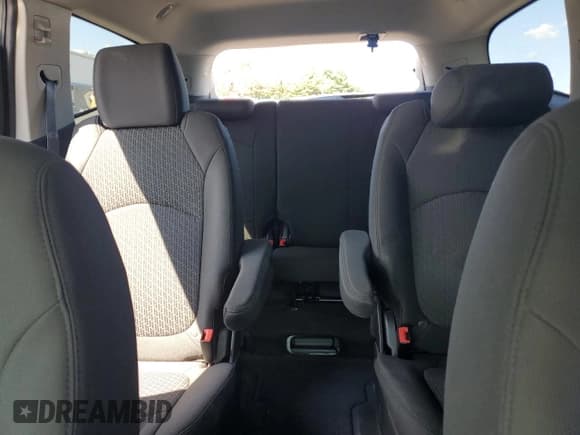 ✅ 2011 Chevrolet Traverse 1LT • VIN: 1GNKVGED0BJ233427 • Лот: 71022655. Опубликован ранее на Copart с пробегом 122 233 миль. Бесплатный доступ к архиву аукционных продаж из США и подробный отчёт об истории автомобиля на DreamBid. Изображение 10.