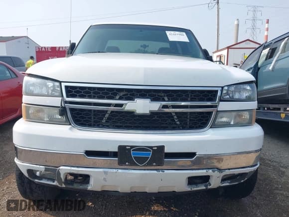 ✅ 2006 Chevrolet Silverado 2500HD LT3 • VIN: 1GCHK23D06F160988 • Лот: 42415980. Опубликован ранее на IAAI с пробегом 306 451 миль. Бесплатный доступ к архиву аукционных продаж из США и подробный отчёт об истории автомобиля на DreamBid. Изображение 12.