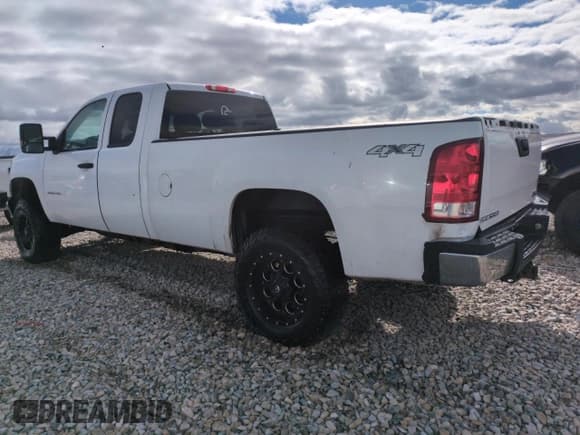 ✅ 2011 GMC Sierra 2500HD Work Truck • VIN: 1GT22ZC84BZ377583 • Lot: 45112945. Listed on Copart with 314,891 mi. Free auction sales archive from the USA and detailed vehicle history report at DreamBid. Image 2.