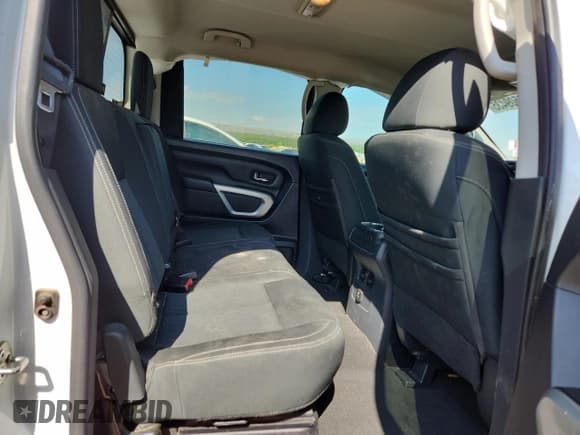 ✅ 2018 Nissan Titan Platinum Reserve • VIN: 1N6AA1E66JN534528 • Lot: 70509435. Wystawiony na Copart z przebiegiem 74 597 mil. Bezpłatny archiwum sprzedaży aukcyjnych z USA i szczegółowy raport historii pojazdu na DreamBid. Zdjęcie 10.