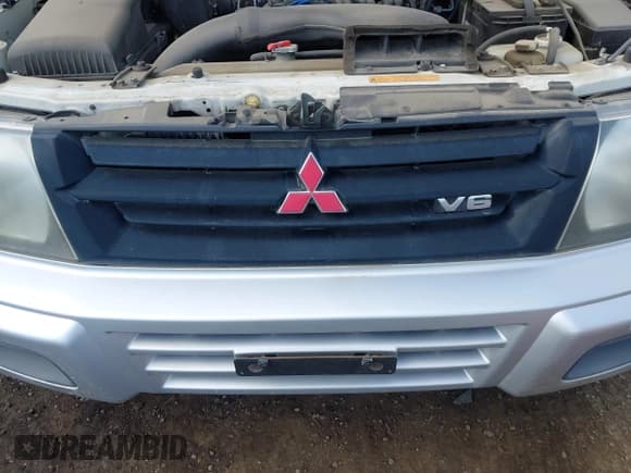 ✅ 2001 Mitsubishi Montero XLS • VIN: JA4MW31R71J012120 • Lot: 42178292. Listed on IAAI with 247,755 mi. Free auction sales archive from the USA and detailed vehicle history report at DreamBid. Image 6.