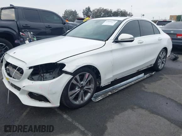 ✅ 2018 Mercedes-Benz C 300 • VIN: 55SWF4JB1JU249795 • Lot: 43681677. Listed on IAAI with 93,207 mi. Free auction sales archive from the USA and detailed vehicle history report at DreamBid. Image 18.