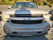 ✅ 2007 Chevrolet Suburban LT • VIN: 1GNFK16307J241189 • Lot: 73986394. Wystawiony na Copart z przebiegiem 198 896 mil. Bezpłatny archiwum sprzedaży aukcyjnych z USA i szczegółowy raport historii pojazdu na DreamBid. Zdjęcie 5.