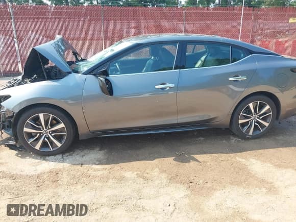 ✅ 2020 Nissan Maxima SV • VIN: 1N4AA6CV6LC370308 • Лот: 42920833. Опубликован ранее на IAAI с пробегом 112 482 миль. Бесплатный доступ к архиву аукционных продаж из США и подробный отчёт об истории автомобиля на DreamBid. Изображение 15.