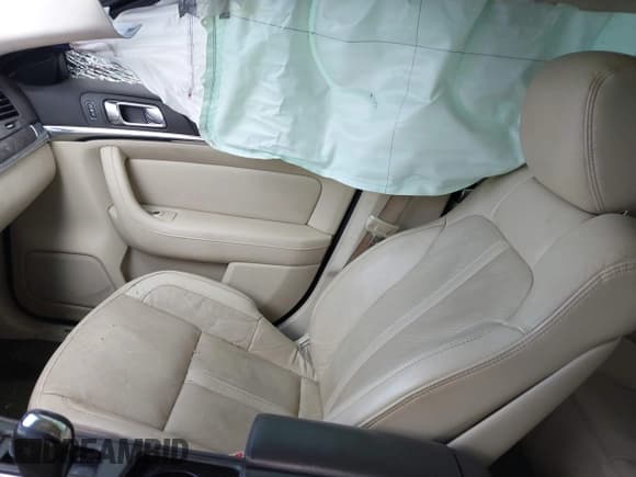 ✅ 2015 Lincoln MKS • VIN: 1LNHL9DK7FG602187 • Lot: 42074168. Wystawiony na IAAI z przebiegiem 175 042 mil. Bezpłatny archiwum sprzedaży aukcyjnych z USA i szczegółowy raport historii pojazdu na DreamBid. Zdjęcie 5.