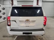 ✅ 2018 Chevrolet Suburban LT • VIN: 1GNSKHKCXJR115671 • Lot: 63240094. Wystawiony na Copart z przebiegiem 112 961 mil. Bezpłatny archiwum sprzedaży aukcyjnych z USA i szczegółowy raport historii pojazdu na DreamBid. Zdjęcie 6.