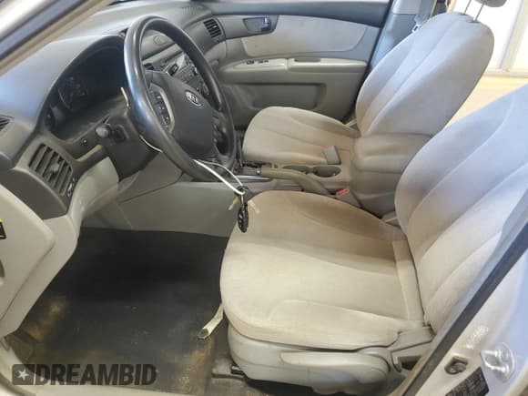 ✅ 2008 Kia Optima LX • VIN: KNAGE123485252312 • Lot: 82516935. Wystawiony na Copart z przebiegiem 205 294 mil. Bezpłatny archiwum sprzedaży aukcyjnych z USA i szczegółowy raport historii pojazdu na DreamBid. Zdjęcie 7.