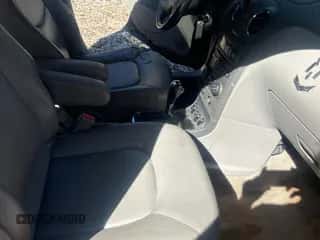 2006 Chevrolet HHR LT с VIN 3GNDA23P26S615564, выставлен на аукционе Copart как лот 78197024 с пробегом 142 263 миль миль и Чистый • Clean title. История ставок и продаж доступна на DreamBid. Изображение 5.