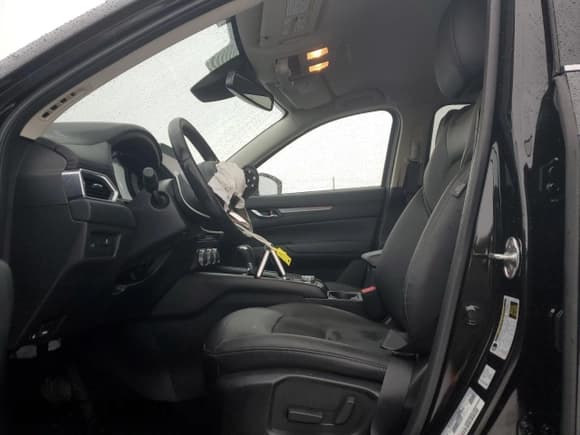 ✅ 2023 Mazda CX-5 S Preferred • VIN: JM3KFBCM3P0287160 • Lot: 91884945. Wystawiony na Copart z przebiegiem 5 393 mil. Bezpłatny archiwum sprzedaży aukcyjnych z USA i szczegółowy raport historii pojazdu na DreamBid. Zdjęcie 7.