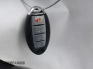 ✅ 2019 Infiniti Q50 Luxe • VIN: JN1EV7AP0KM519656 • Lot: 42604670. Wystawiony na IAAI z przebiegiem 118 126 mil. Bezpłatny archiwum sprzedaży aukcyjnych z USA i szczegółowy raport historii pojazdu na DreamBid. Zdjęcie 11.