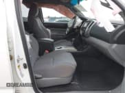 ✅ 2015 Toyota Tacoma • VIN: 3TMLU4EN3FM195773 • Lot: 43779441. Wystawiony na IAAI z przebiegiem 115 119 mil. Bezpłatny archiwum sprzedaży aukcyjnych z USA i szczegółowy raport historii pojazdu na DreamBid. Zdjęcie 5.