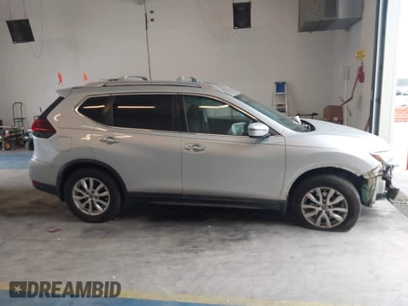✅ 2019 Nissan Rogue SV • VIN: 5N1AT2MT5KC700475 • Lot: 43539173. Wystawiony na IAAI z przebiegiem 94 336 mil. Bezpłatny archiwum sprzedaży aukcyjnych z USA i szczegółowy raport historii pojazdu na DreamBid. Zdjęcie 14.