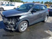 ✅ 2019 Nissan Kicks S • VIN: 3N1CP5CU0KL534368 • Лот: 43414832. Опубликован ранее на IAAI с пробегом 107 228 миль. Бесплатный доступ к архиву аукционных продаж из США и подробный отчёт об истории автомобиля на DreamBid. Изображение 18.