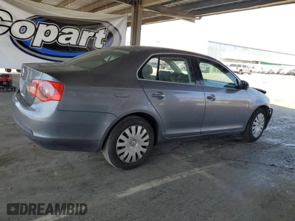 ✅ 2005 Volkswagen Jetta 2.5L • VIN: 3VWRG71K55M635034 • Лот: 61210235. Опубликован ранее на Copart с пробегом 206 470 миль. Бесплатный доступ к архиву аукционных продаж из США и подробный отчёт об истории автомобиля на DreamBid. Изображение 3.