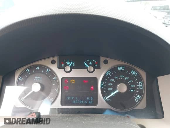 2010 Mercury Mariner Premier с VIN 4M2CN9H70AKJ30462, выставлен на аукционе IAAI как лот 43264181 с пробегом 169 789 миль миль и . История ставок и продаж доступна на DreamBid. Изображение 7.