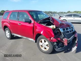 ✅ 2012 Ford Escape XLS • VIN: 1FMCU0C73CKC01180 • Лот: 43371139. Опубликован ранее на IAAI с пробегом 176 781 миль. Бесплатный доступ к архиву аукционных продаж из США и подробный отчёт об истории автомобиля на DreamBid. Изображение 1.