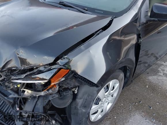 ✅ 2018 Toyota Corolla LE • VIN: 5YFBURHE3JP853906 • Лот: 43189110. Опубликован ранее на IAAI с пробегом 60 810 миль. Бесплатный доступ к архиву аукционных продаж из США и подробный отчёт об истории автомобиля на DreamBid. Изображение 18.